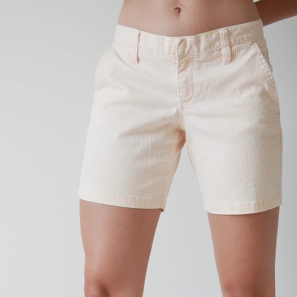 Hurley shorts 🩳 🍊 - Picture 1 of 3